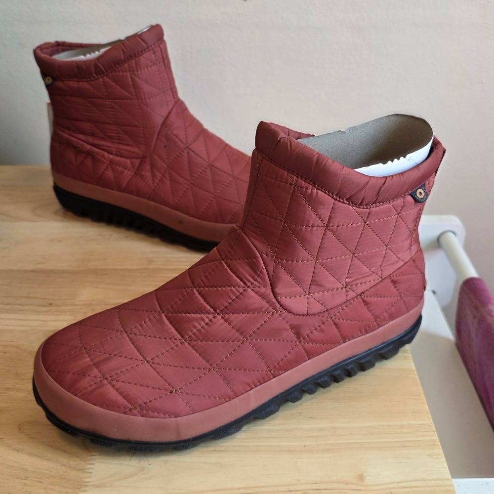 Bogs Womens 9 Snowday II Short Boot Paprika Waterproof Quilted Winter 72696